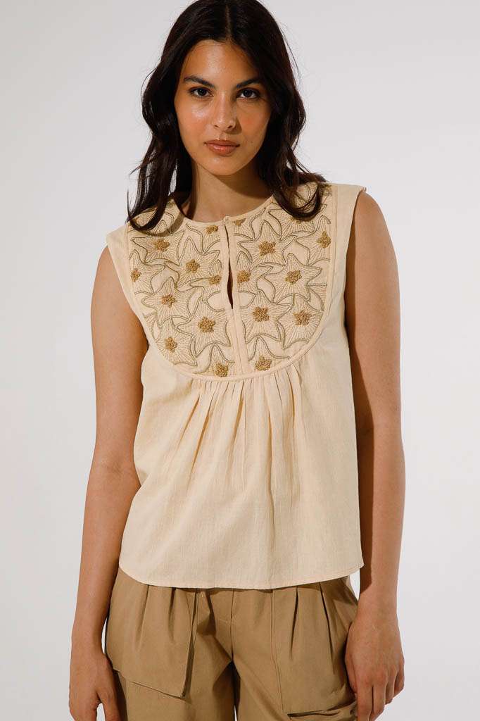 LINEN MIX TOP WITH EMBROIDERY