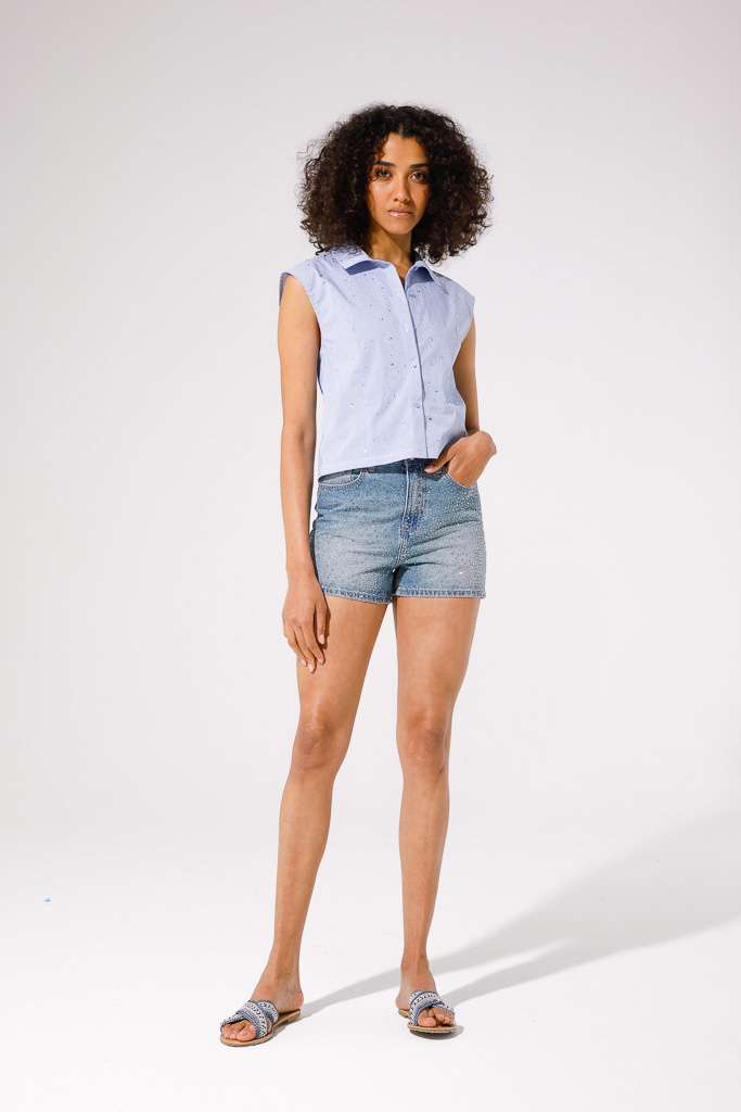SHORTS IN DENIM CON HOTFIX