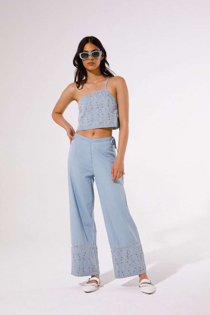 PANTALONE IN DENIM CON RICAMO