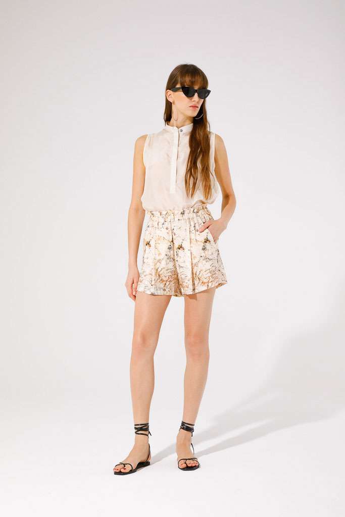 PANTALONCINO STAMPATO CON ELASTICO IN VITA<br>